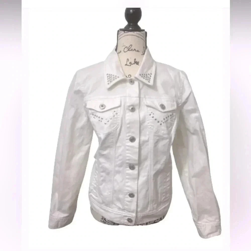 DRESS BARN WHITE DENIM JEAN‎ JACKET LING SLEEVE STUDDED LONG SLEEVE SIZE LARGE